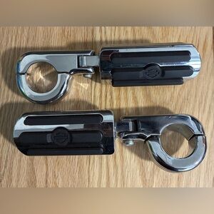 OEM Harley-Davidson Brand Chrome & Rubber Highway Foot Pegs with Mounts